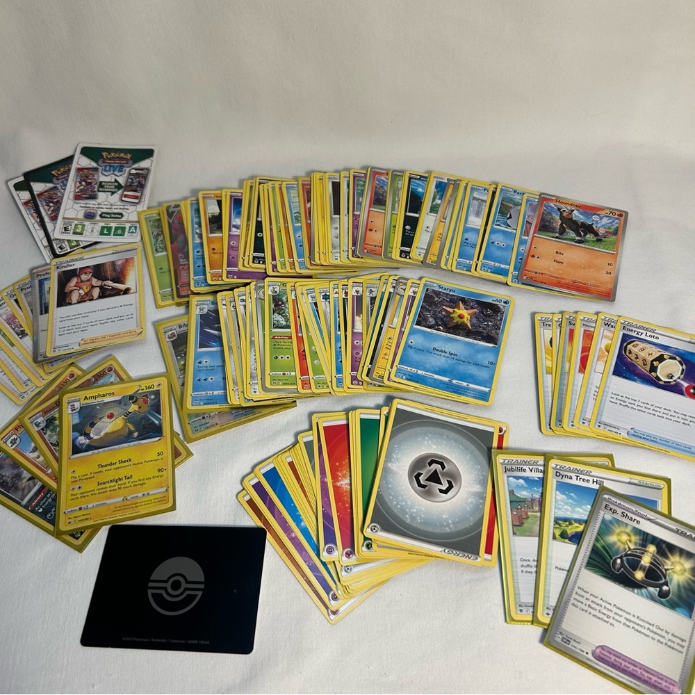 Pokémon card bundle, 140 Cards